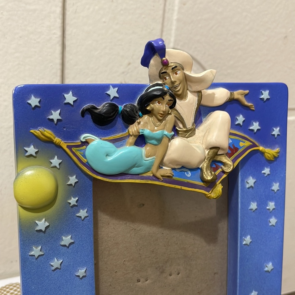 VINTAGE DISNEY ALADDIN FRAME - Picture 3 of 6